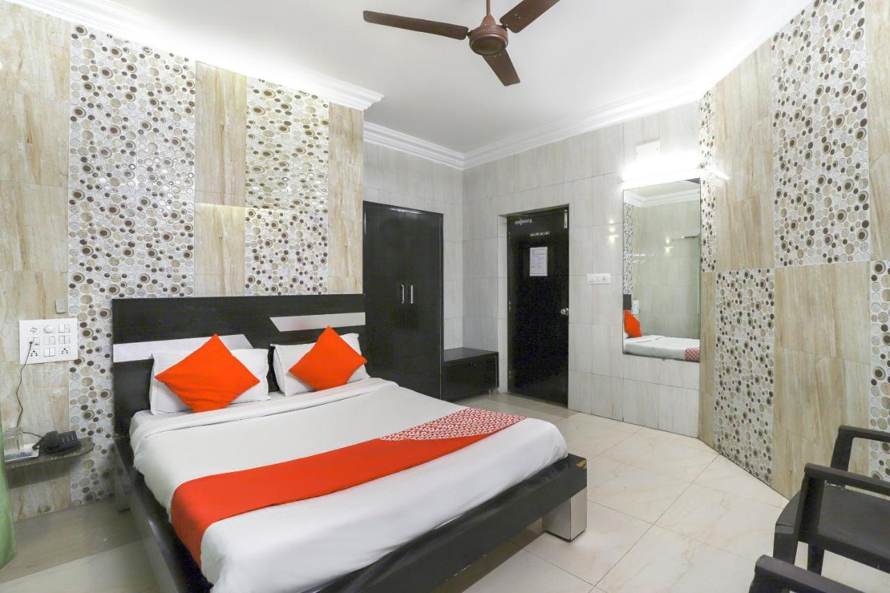 Hotel Jasmine Ahmedabad Bagian luar foto