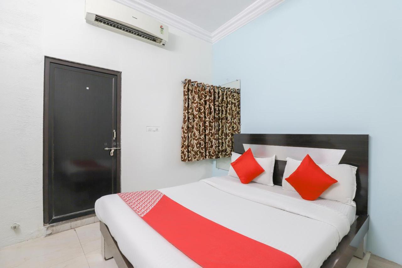 Hotel Jasmine Ahmedabad Bagian luar foto