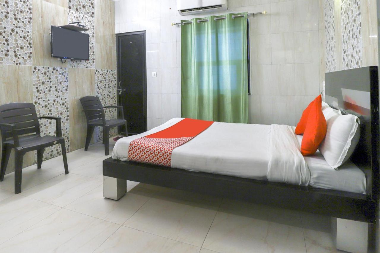 Hotel Jasmine Ahmedabad Bagian luar foto