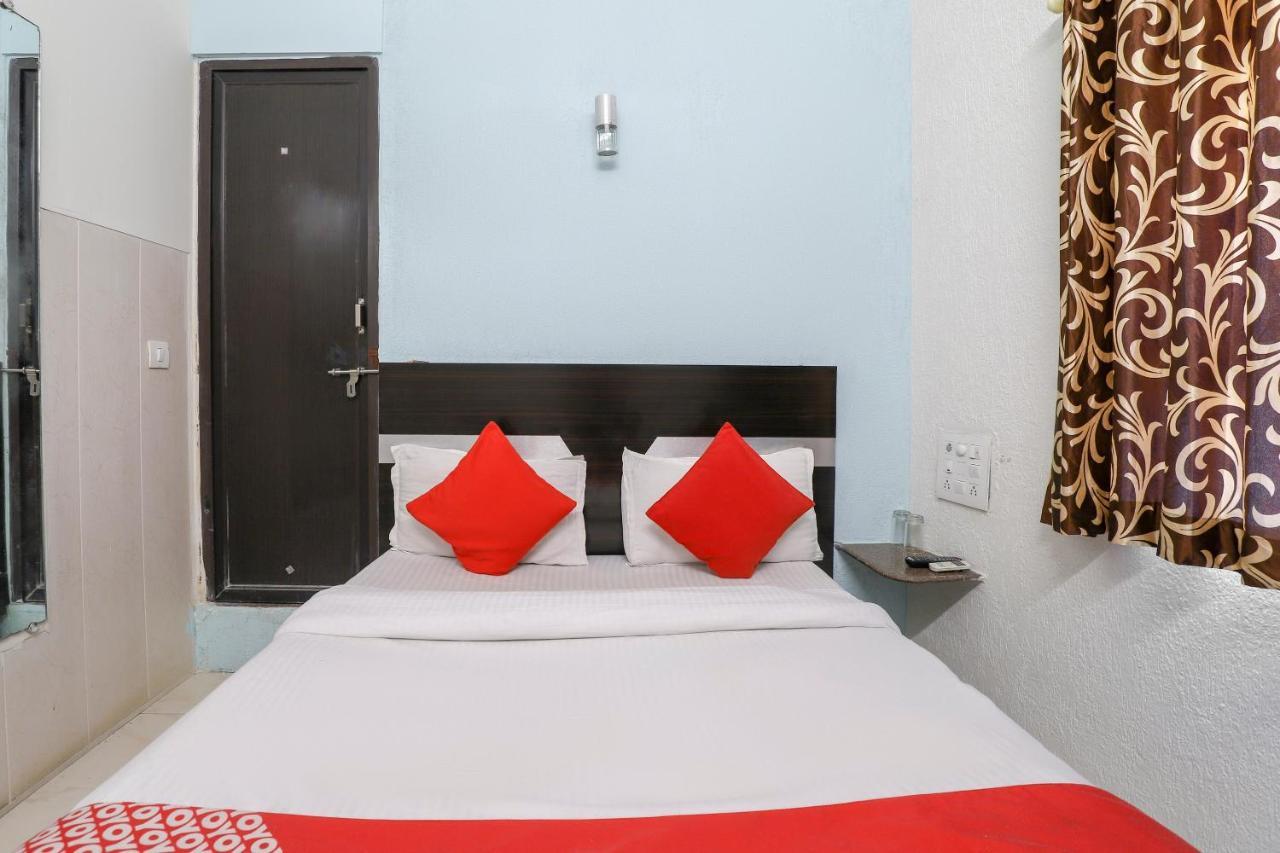 Hotel Jasmine Ahmedabad Bagian luar foto