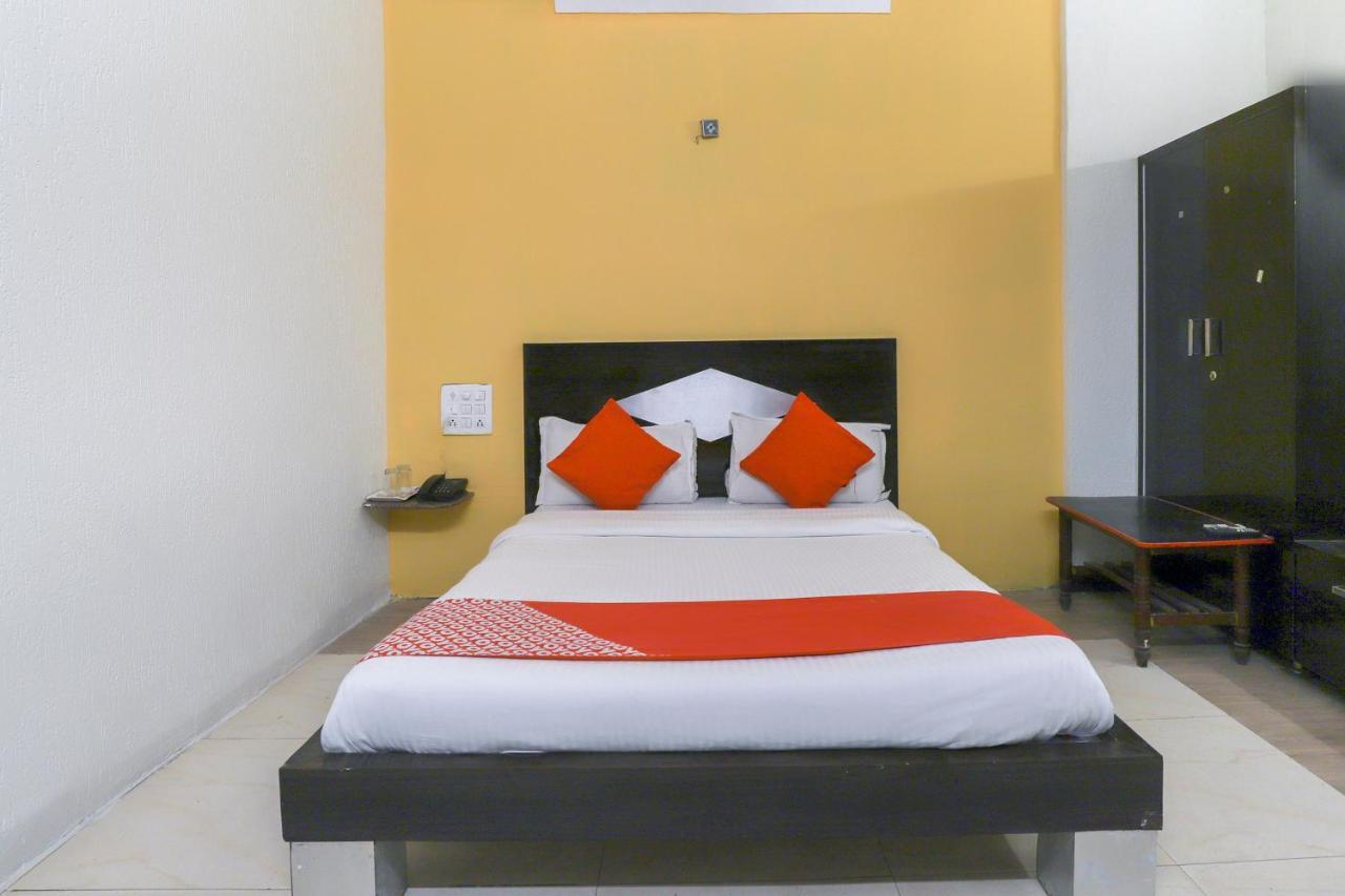 Hotel Jasmine Ahmedabad Bagian luar foto