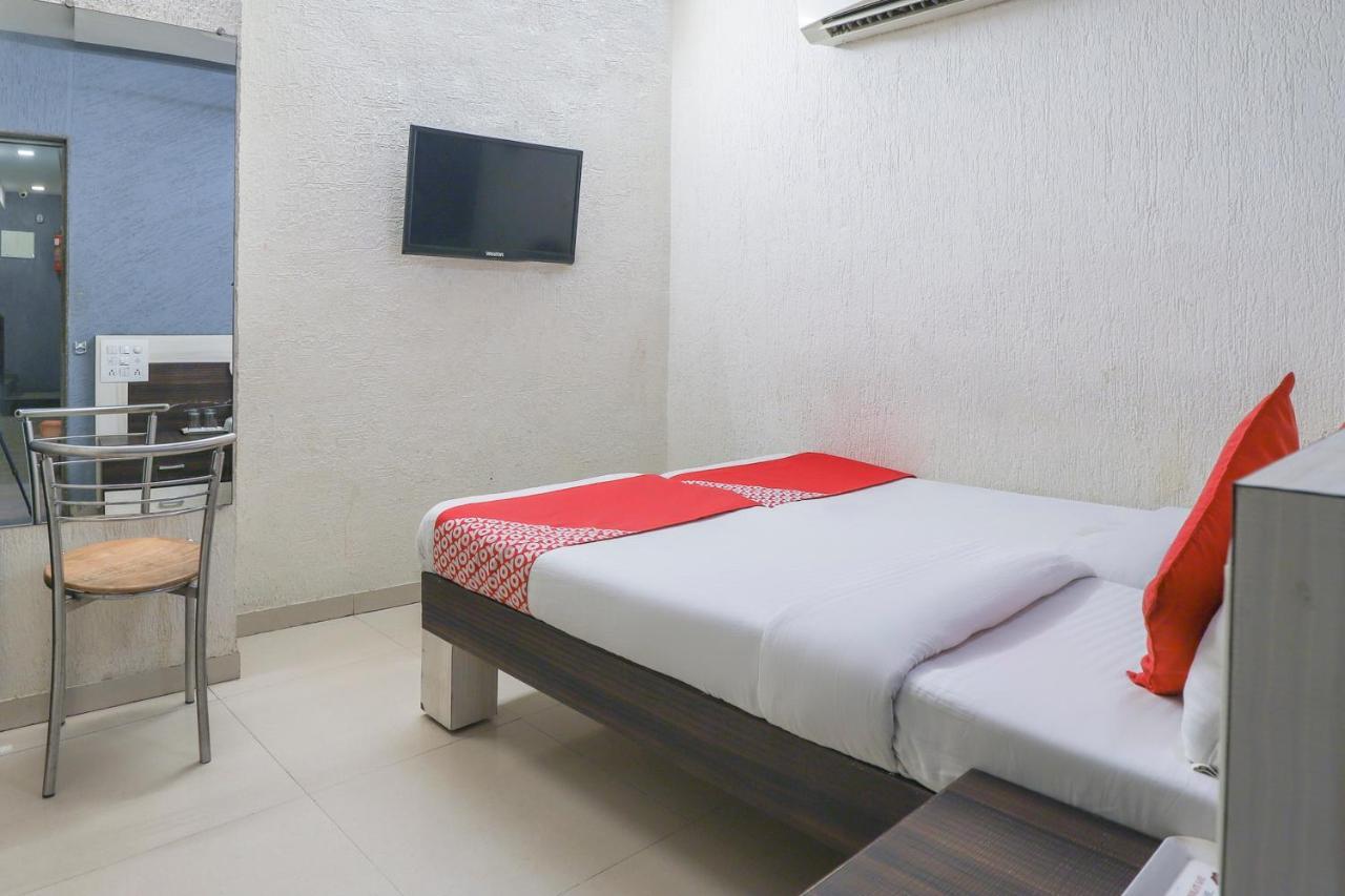 Hotel Jasmine Ahmedabad Bagian luar foto