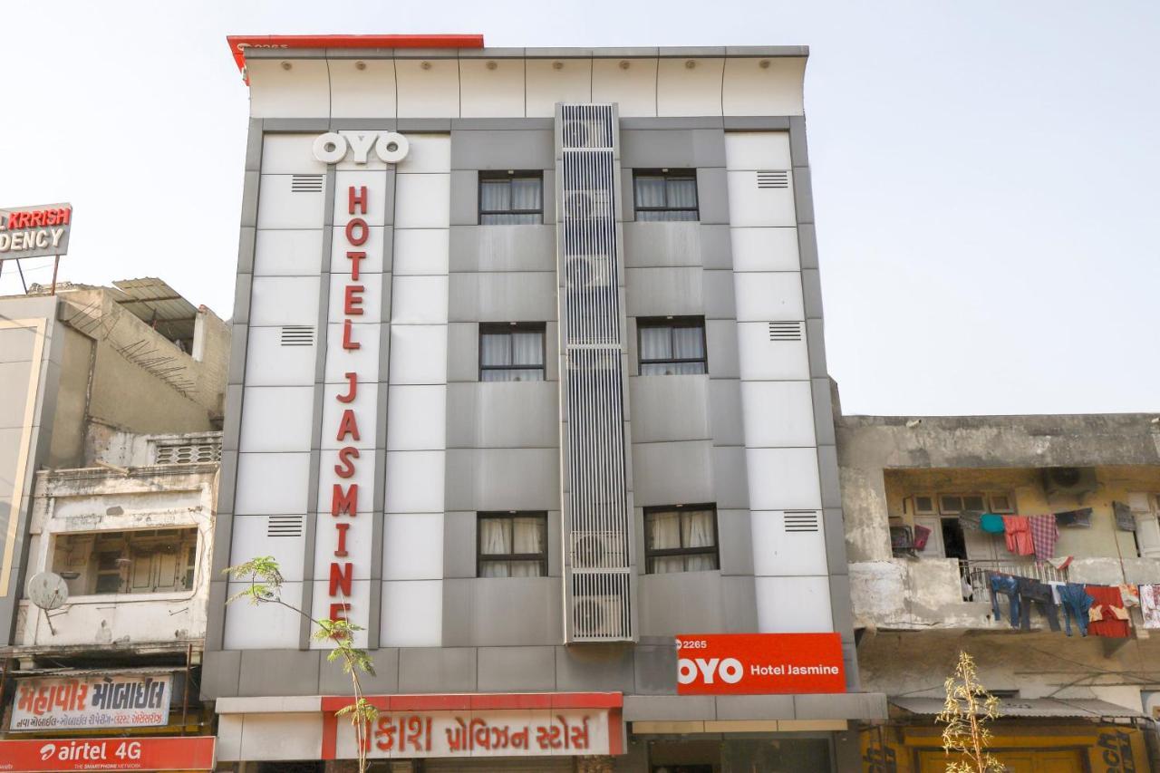 Hotel Jasmine Ahmedabad Bagian luar foto