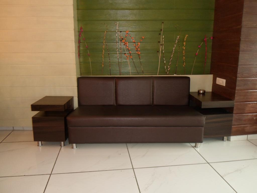 Hotel Jasmine Ahmedabad Bagian luar foto