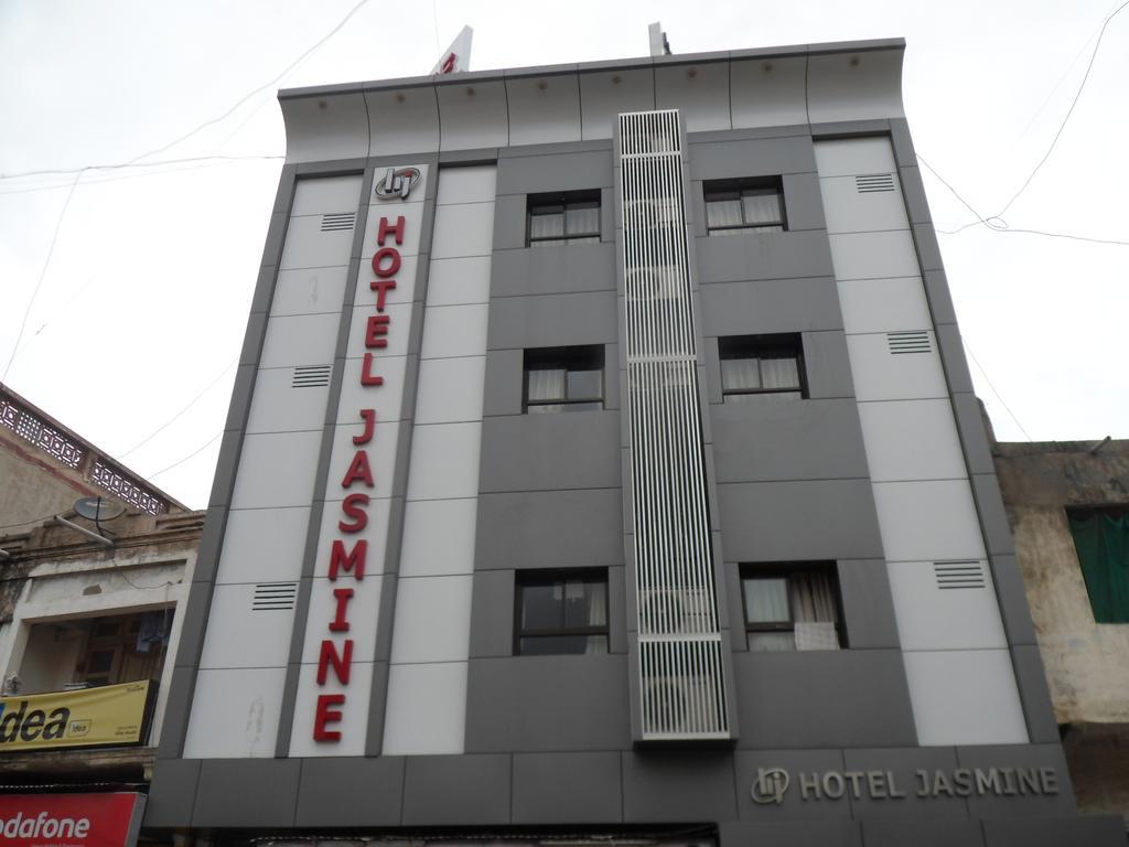 Hotel Jasmine Ahmedabad Bagian luar foto
