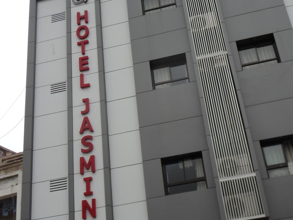 Hotel Jasmine Ahmedabad Bagian luar foto