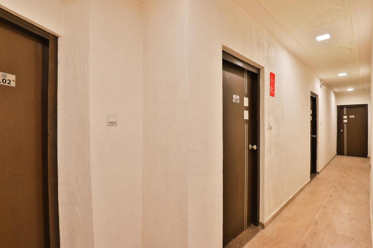 Hotel Jasmine Ahmedabad Bagian luar foto