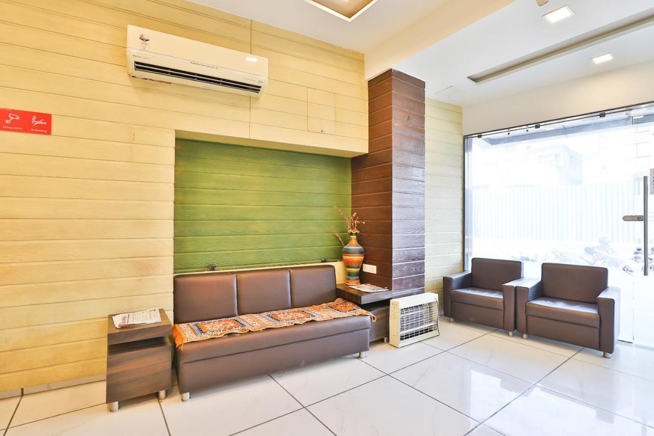 Hotel Jasmine Ahmedabad Bagian luar foto