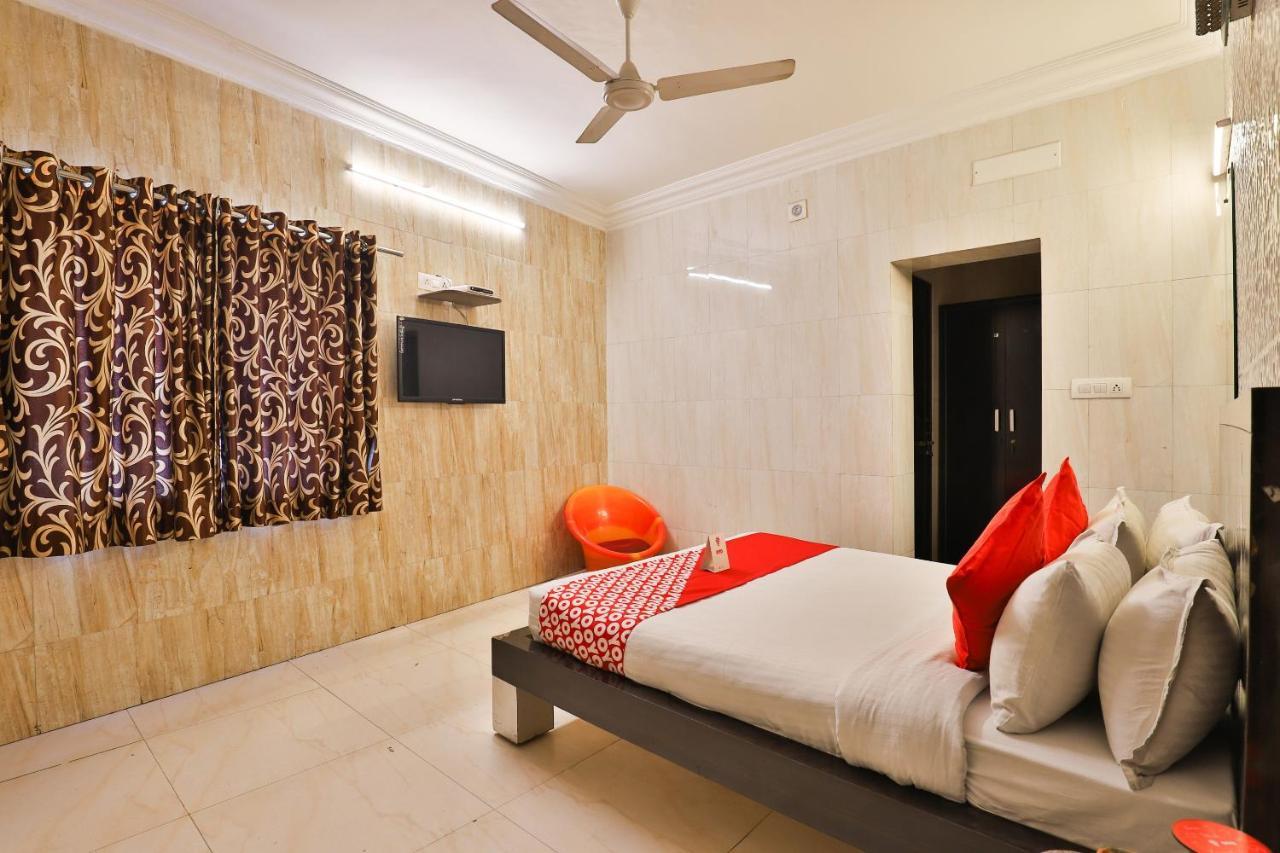 Hotel Jasmine Ahmedabad Bagian luar foto