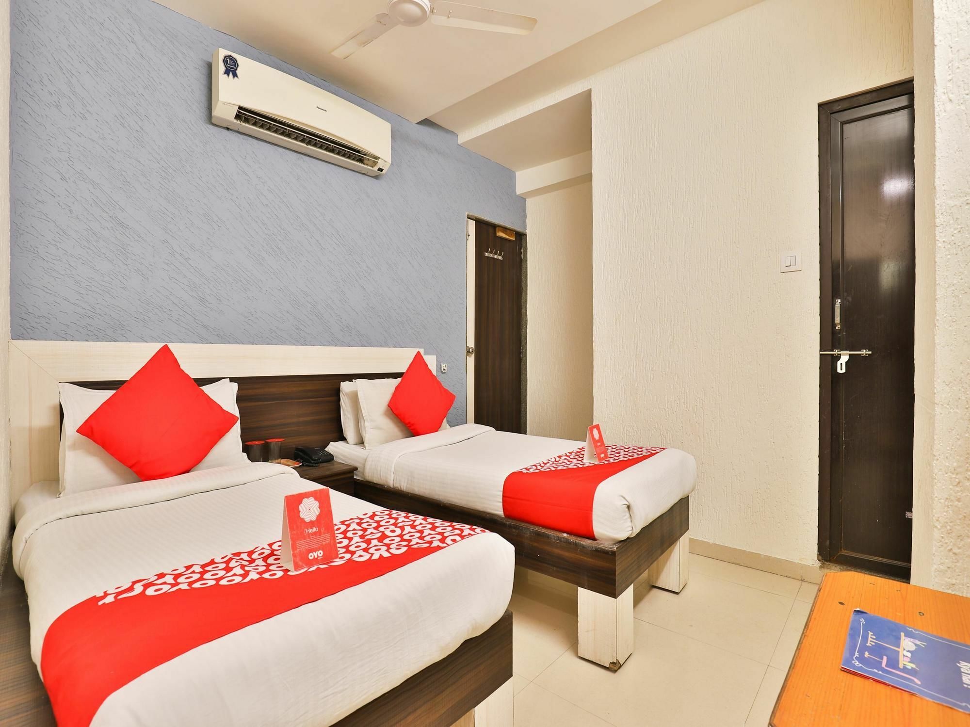 Hotel Jasmine Ahmedabad Bagian luar foto