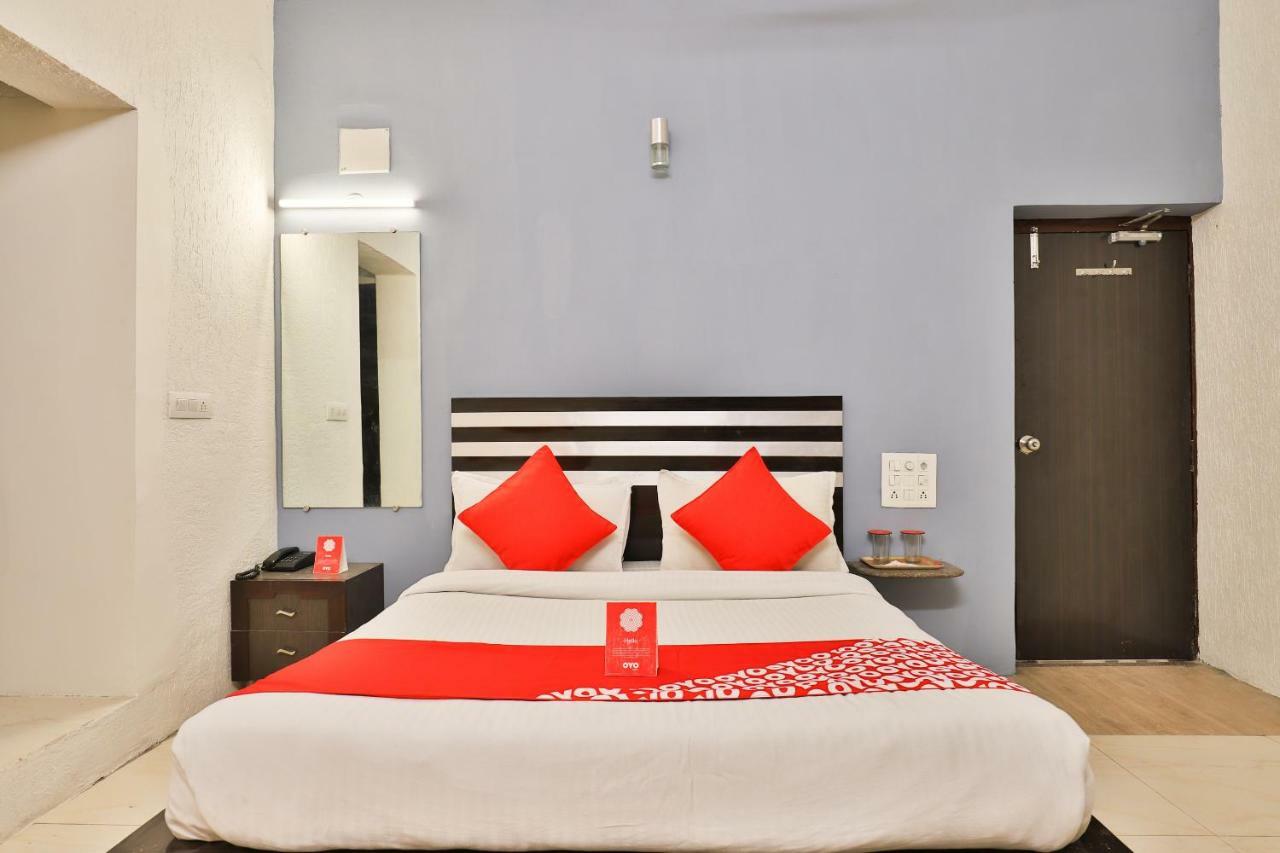 Hotel Jasmine Ahmedabad Bagian luar foto
